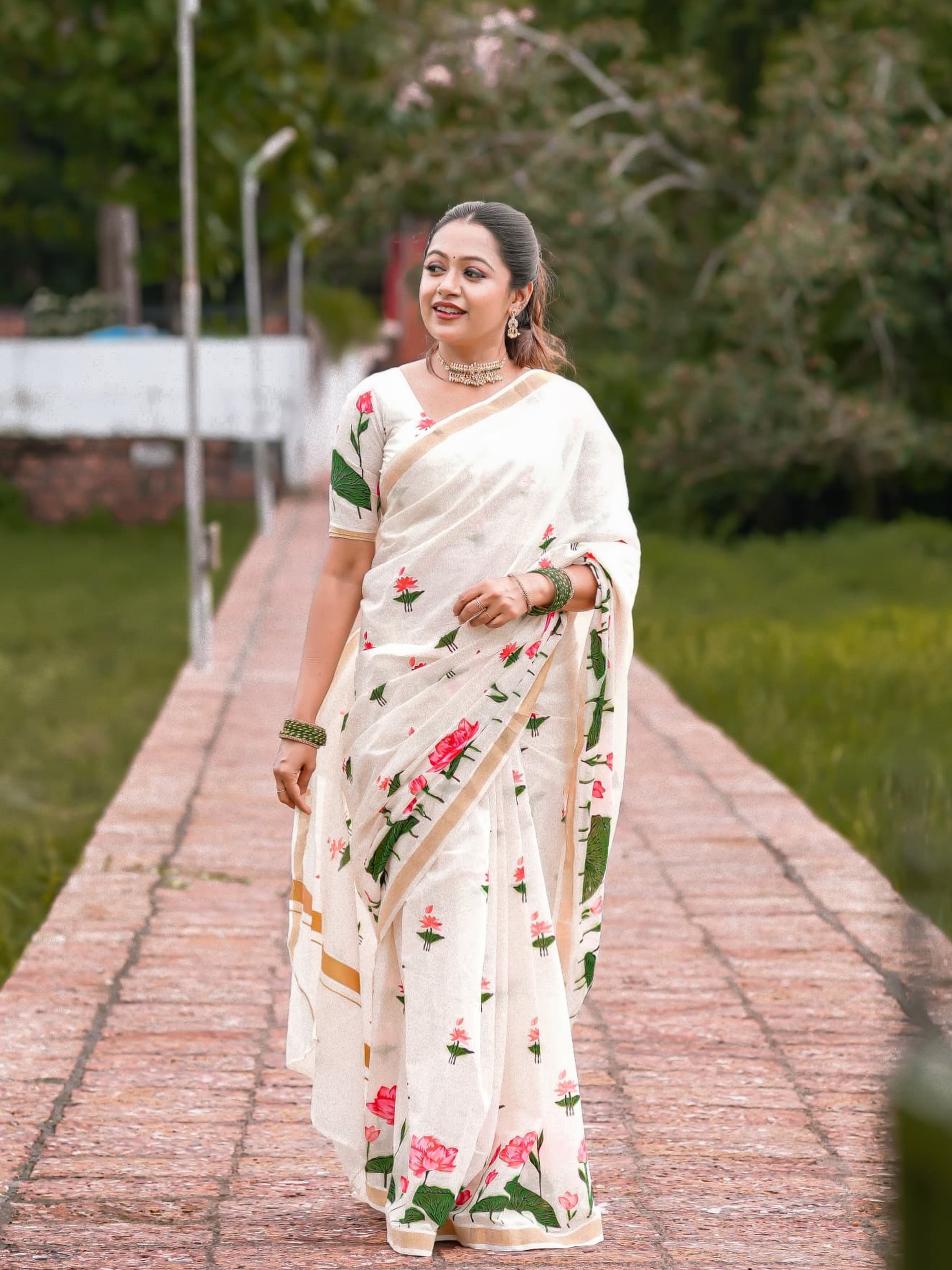 Small Lotus Set Saree Onam Collection